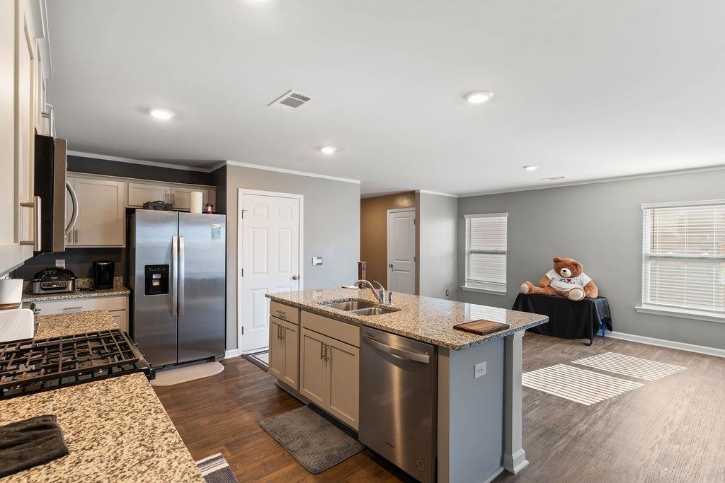 769 Ashwood Way Easley, SC 29640 - Photo 5 of 50