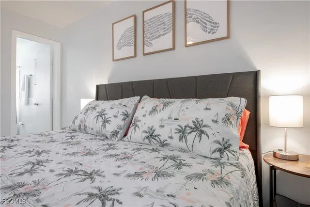 $575,000 | 620 Southeast 47th Street, Unit 14, Cape Coral, FL 33904