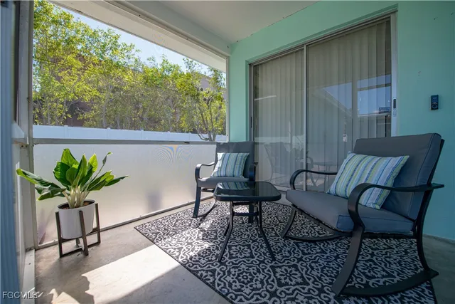 $575,000 | 620 Southeast 47th Street, Unit 14, Cape Coral, FL 33904