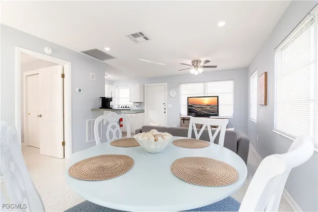 $575,000 | 620 Southeast 47th Street, Unit 14, Cape Coral, FL 33904