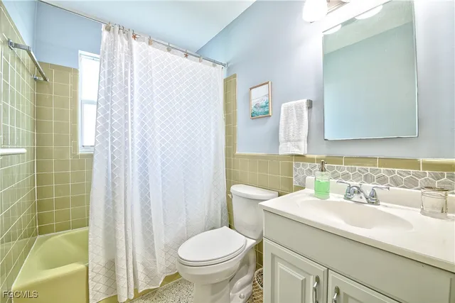 $575,000 | 620 Southeast 47th Street, Unit 14, Cape Coral, FL 33904