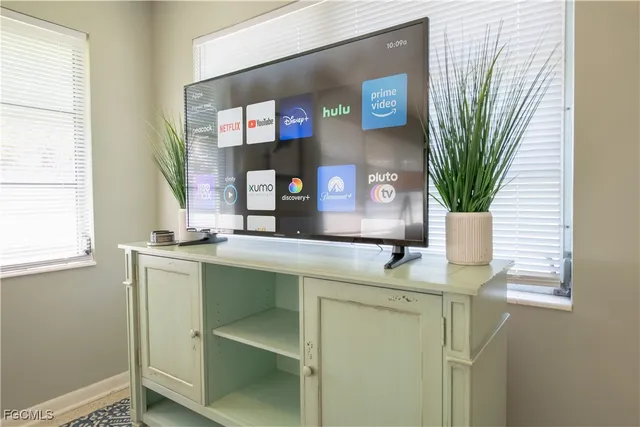 $575,000 | 620 Southeast 47th Street, Unit 14, Cape Coral, FL 33904