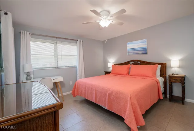 $575,000 | 620 Southeast 47th Street, Unit 14, Cape Coral, FL 33904