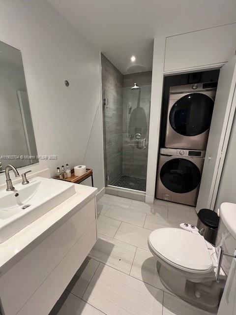 201 Northeast 48th Street Miami, FL 33137 - Photo 19 of 19 a bathroom with a toilet a sink a mirror and bathtub