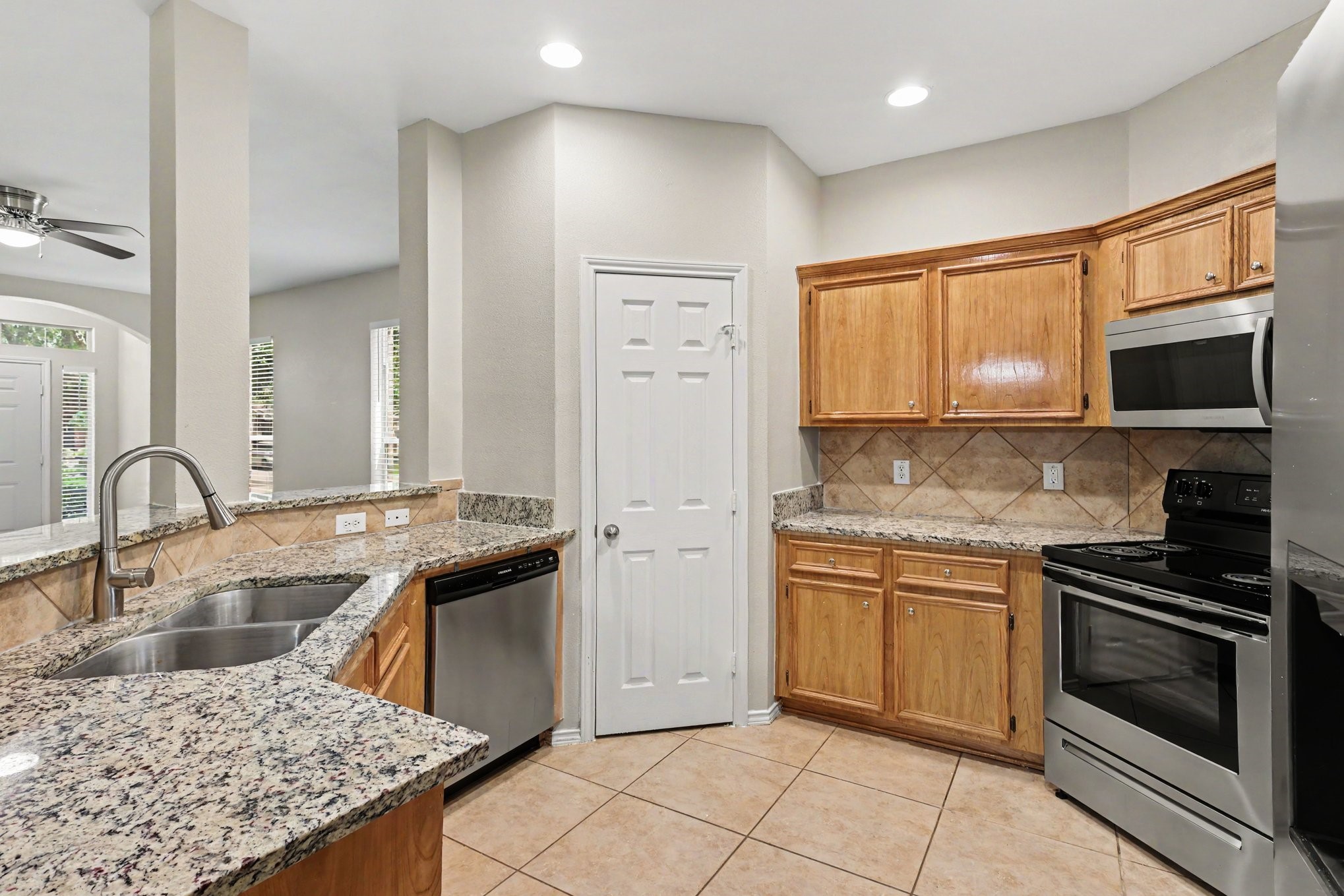 2423 Colonial Springs Lane Spring, TX 77386 - Photo 9 of 25