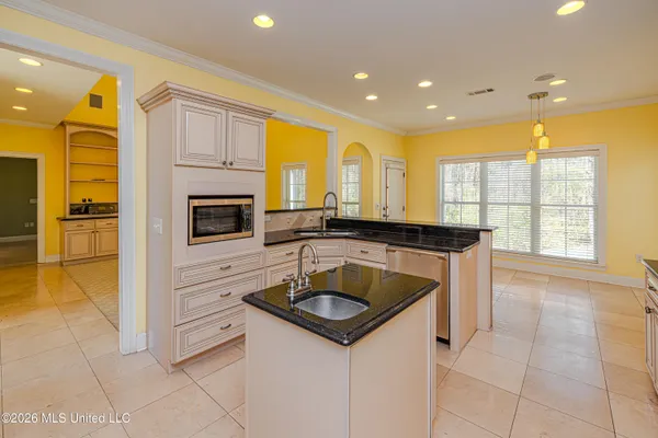 $565,000 | 2 Atlanta Cove, Clinton, MS 39056