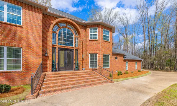 $565,000 | 2 Atlanta Cove, Clinton, MS 39056