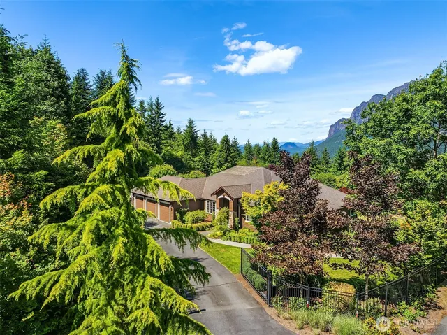 $2,888,000 | 42520 Southeast 149th Place, North Bend, WA 98045