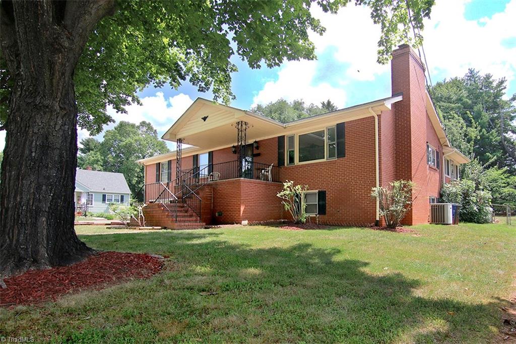 1535 Sandersted Road Southwest Winston-Salem, NC 27103 - Photo 2 of 30 Gallery Image 2