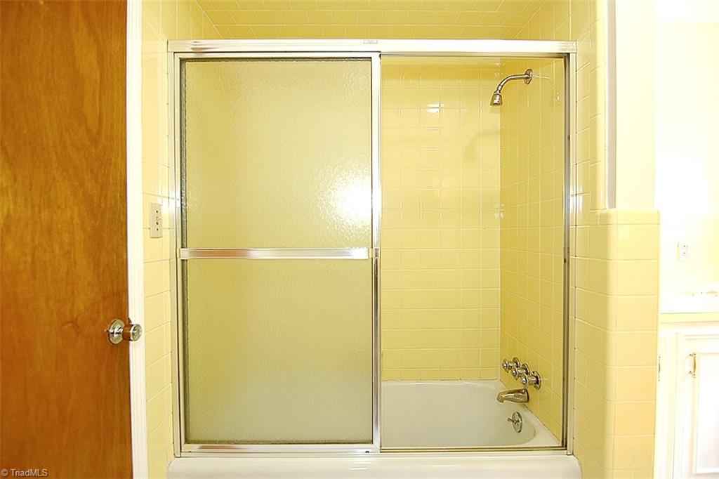 1535 Sandersted Road Southwest Winston-Salem, NC 27103 - Photo 13 of 30 Gallery Image 13