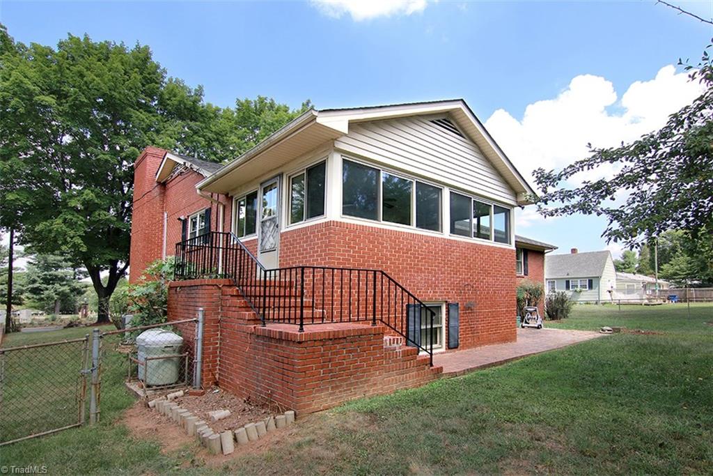 1535 Sandersted Road Southwest Winston-Salem, NC 27103 - Photo 3 of 30 Gallery Image 3