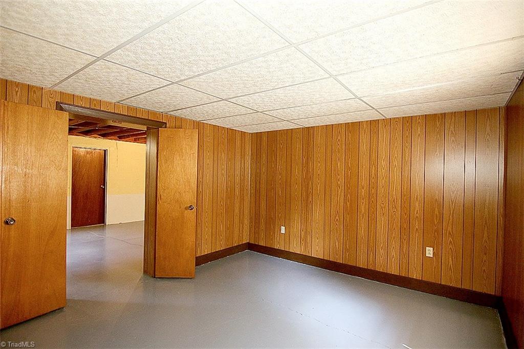 1535 Sandersted Road Southwest Winston-Salem, NC 27103 - Photo 25 of 30 Gallery Image 25