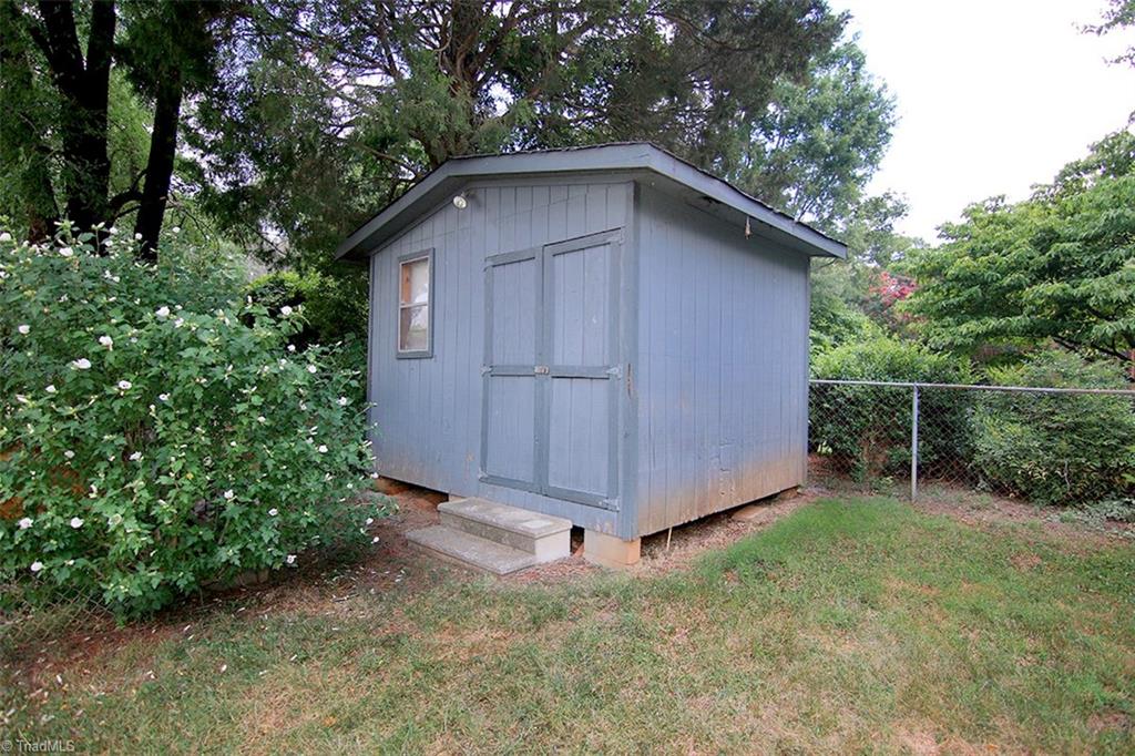 1535 Sandersted Road Southwest Winston-Salem, NC 27103 - Photo 26 of 30 Gallery Image 26