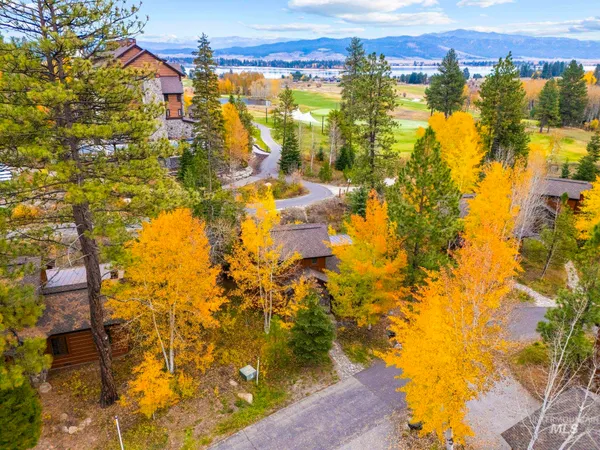 $1,395,000 | 9 Rock Creek Court, Donnelly, ID 83615