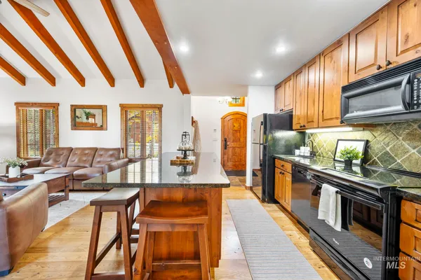 $1,395,000 | 9 Rock Creek Court, Donnelly, ID 83615