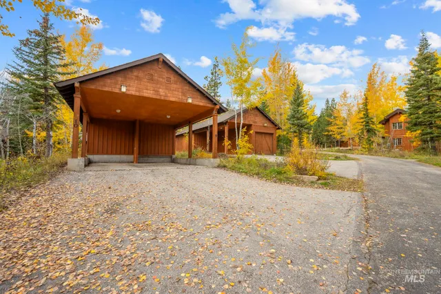 $1,395,000 | 9 Rock Creek Court, Donnelly, ID 83615