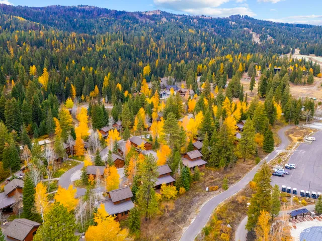 $1,395,000 | 9 Rock Creek Court, Donnelly, ID 83615