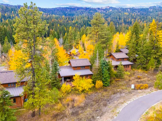 $1,395,000 | 9 Rock Creek Court, Donnelly, ID 83615
