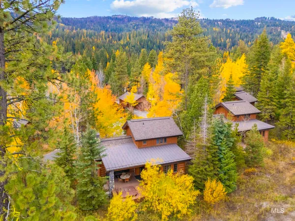 $1,395,000 | 9 Rock Creek Court, Donnelly, ID 83615