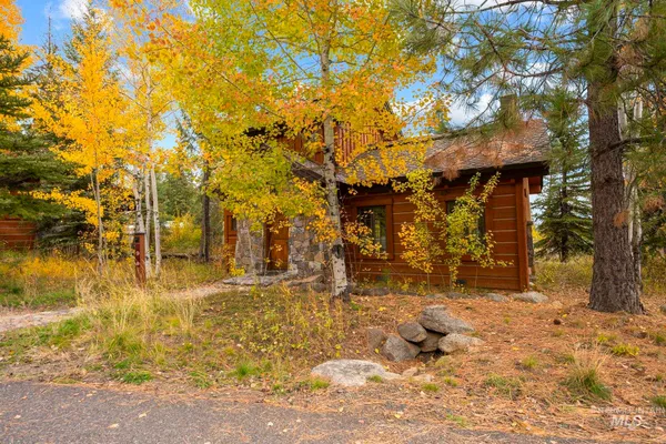 $1,395,000 | 9 Rock Creek Court, Donnelly, ID 83615