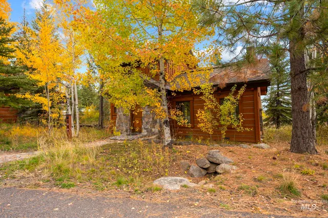 $1,395,000 | 9 Rock Creek Court, Donnelly, ID 83615