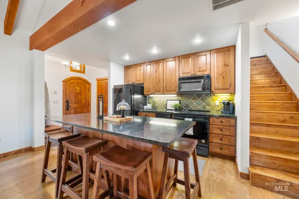 $1,395,000 | 9 Rock Creek Court, Donnelly, ID 83615