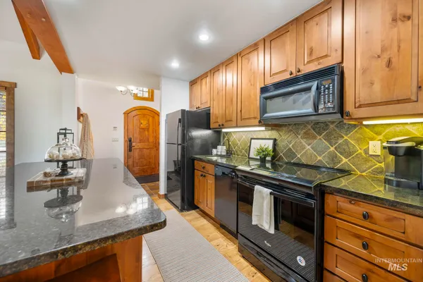 $1,395,000 | 9 Rock Creek Court, Donnelly, ID 83615