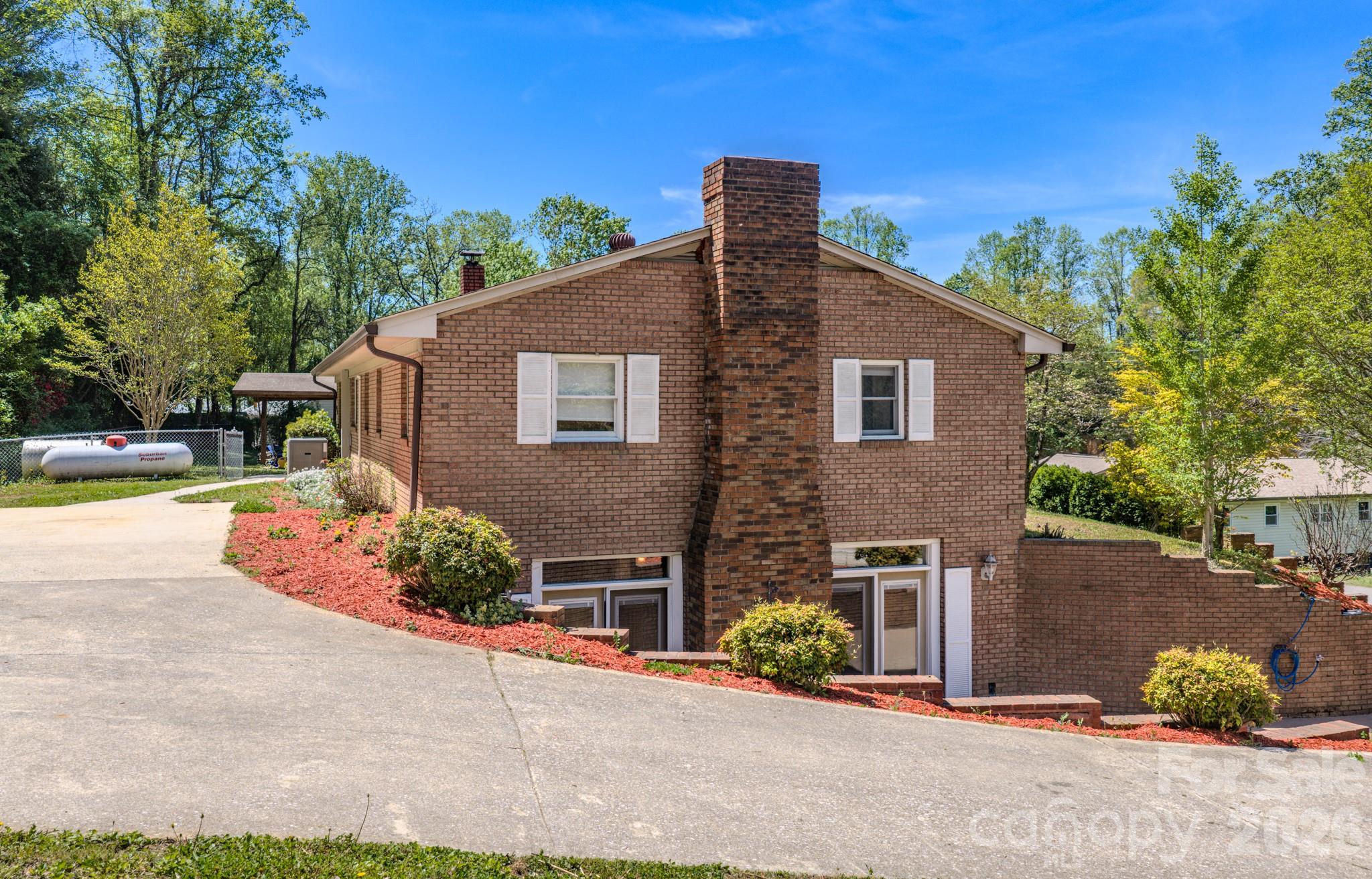 176 Sunny Street Marion, NC 28752 - Photo 3 of 36