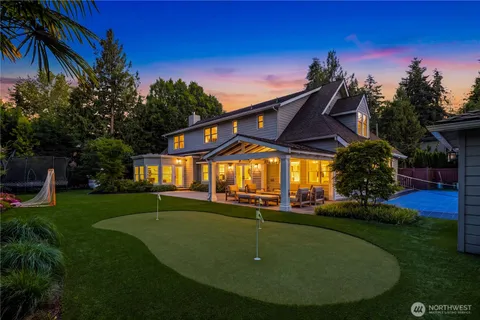 $5,298,000 | 2042 77th Avenue Northeast, Medina, WA 98039