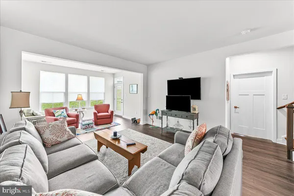 $425,000 | 620 Thomas Penn Dr Grove, West Grove, PA 19390