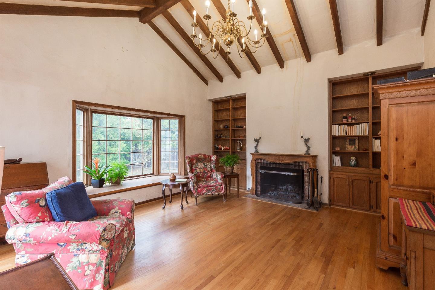 257 Merritt Road Los Altos, CA 94022 - Photo 3 of 10 Gallery Image 3