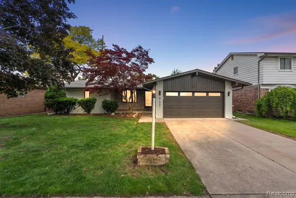 $399,900 | 31031 Champine Street, St. Clair Shores, MI 48082