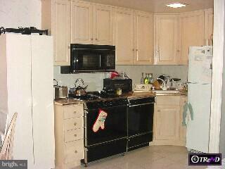 1626 Forrestal Street Philadelphia, PA 19145 - Photo 4 of 6