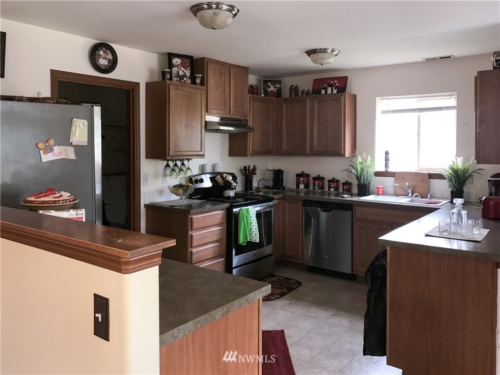 6304 199th Loop Southwest Rochester, WA 98579 - Photo 5 of 22