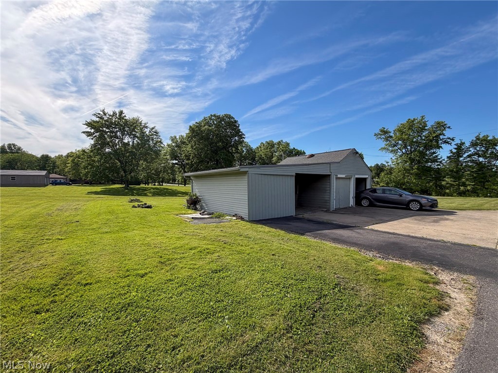 4453 Herner County Line Road Southington, OH 44470 - Photo 5 of 24