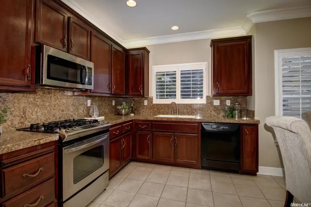 $715,000 | 3520 Emerson Drive, Roseville, CA 95661