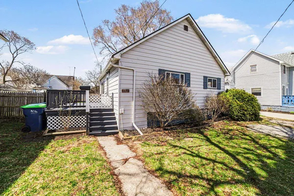 $117,900 | 1003 North Linn Street, Bay City, MI 48706