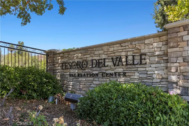 $779,900 | 24112 Joshua Drive, Valencia, CA 91354