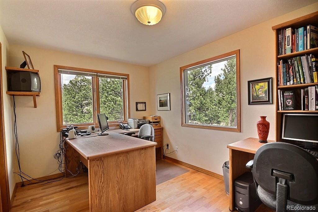 1055 Raptor Point Golden, CO 80403 - Photo 7 of 25 Gallery Image 7