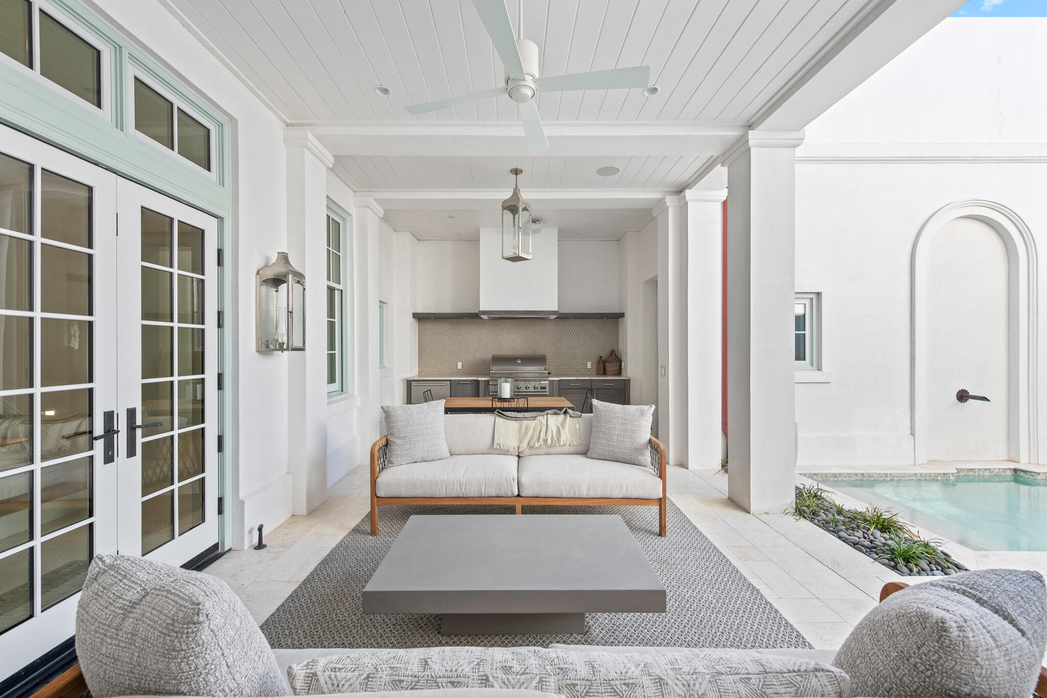 16 Smugglers Alley Inlet Beach, Unit BB6 Inlet Beach, FL 32461 - Photo 16 of 57 a living room with furniture and a rug