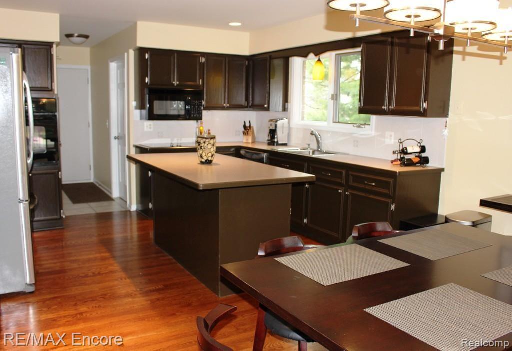 315 Rose Brier Drive Rochester Hills, MI 48309 - Photo 23 of 68