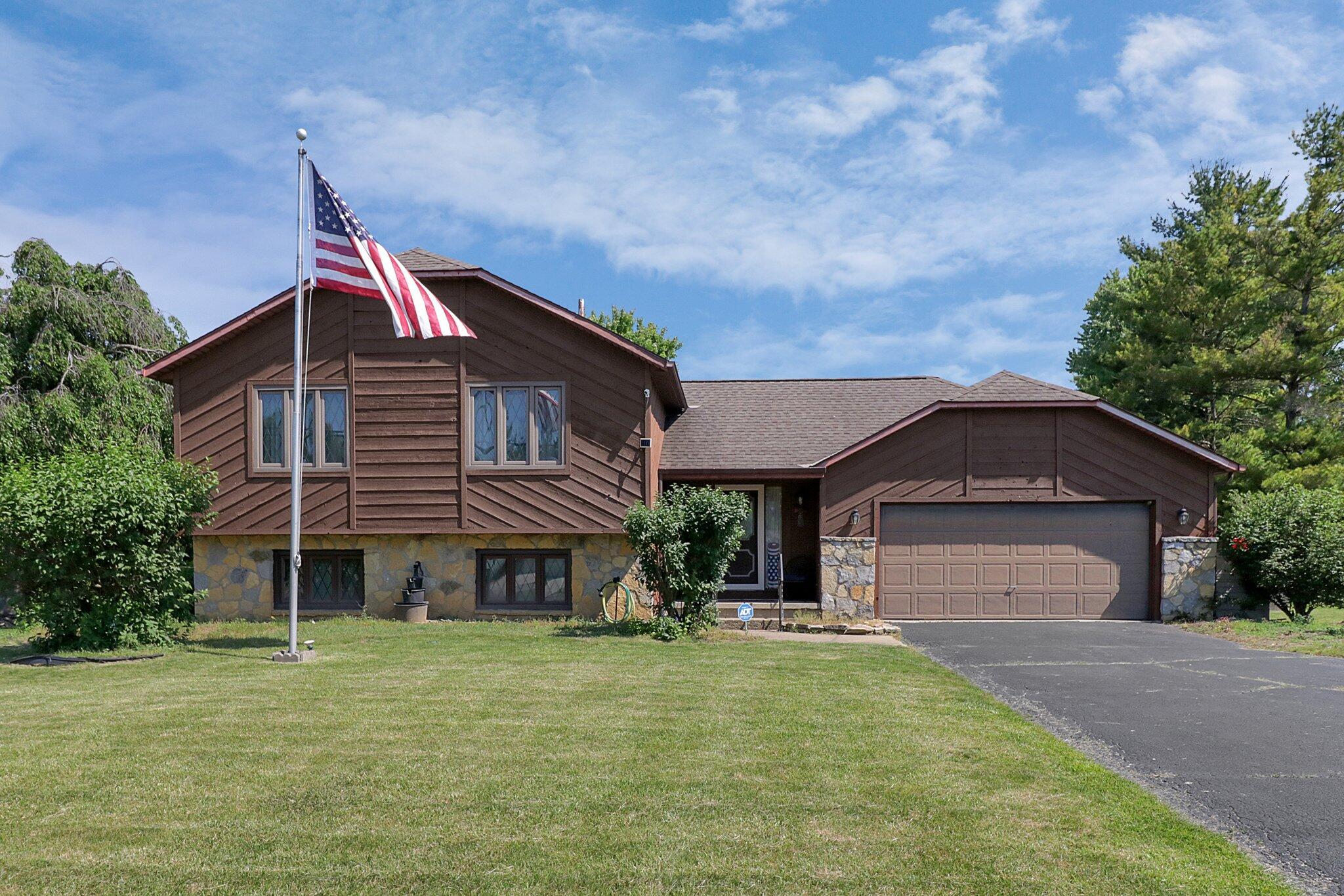 6306 Feder Road Columbus, OH 43228 - Photo 1 of 43 1-web-or-mls-6306-feder-rd