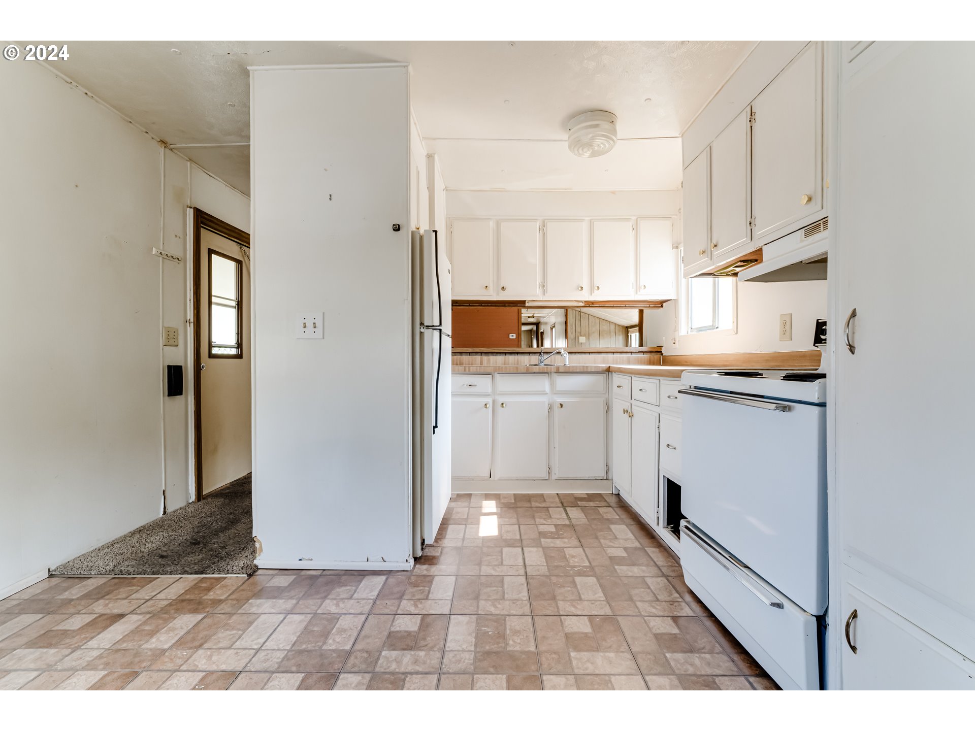 3900 Coburg Road, Unit 16 Eugene, OR 97408 - Photo 8 of 20 Kitchen