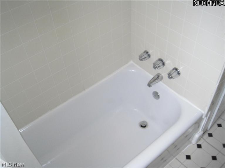 17416 Winslow Road Cleveland, OH 44120 - Photo 17 of 25 Gallery Image 17