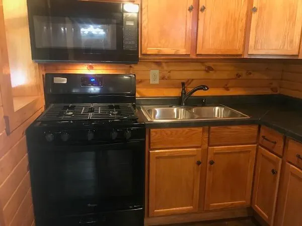 $1,800 | 4318 Golf Lane, Waterford, WI 53185