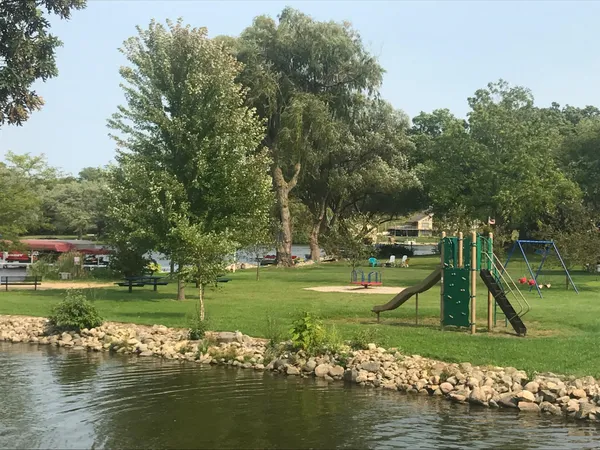 $1,800 | 4318 Golf Lane, Waterford, WI 53185