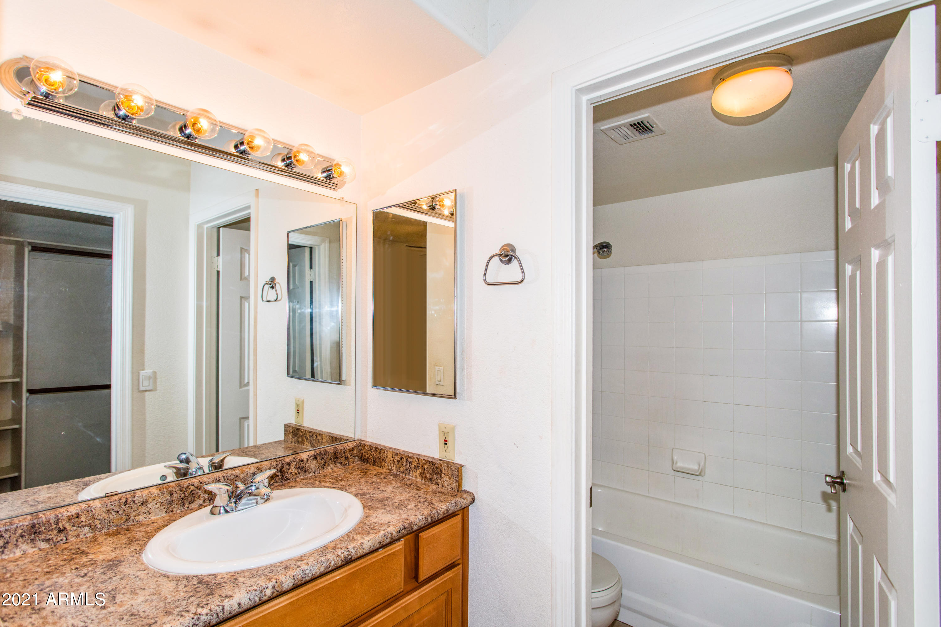 1825 West Ray Road, Unit 2090 Chandler, AZ 85224 - Photo 12 of 24 12 Master Bathroom