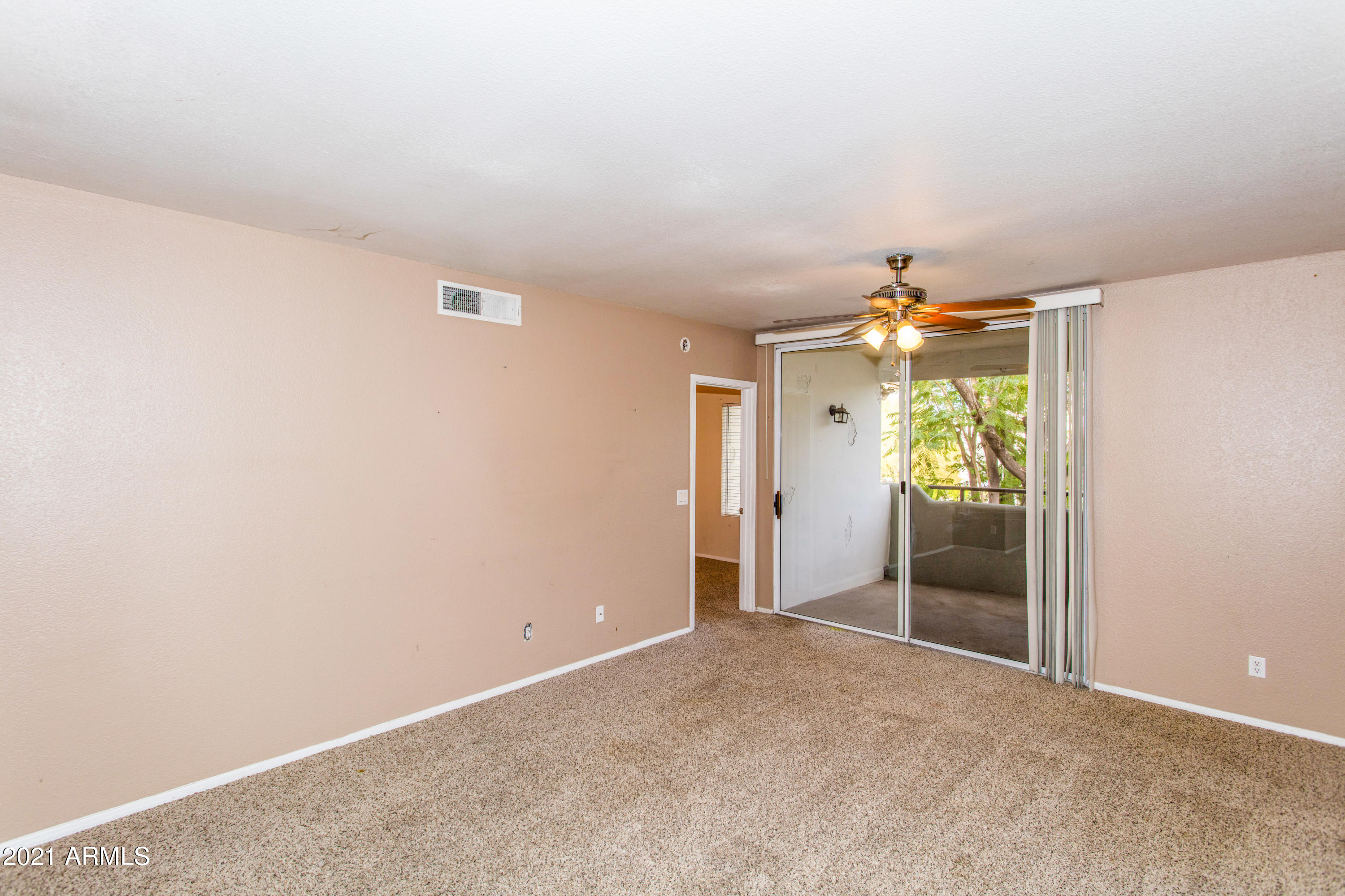 1825 West Ray Road, Unit 2090 Chandler, AZ 85224 - Photo 3 of 24 03 Family Room