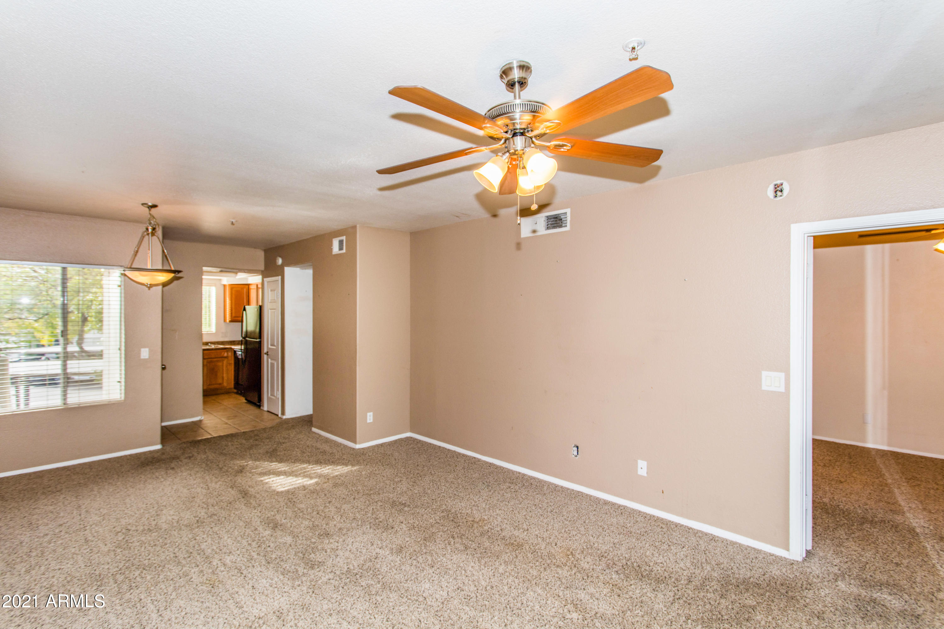 1825 West Ray Road, Unit 2090 Chandler, AZ 85224 - Photo 5 of 24 05 Family Room