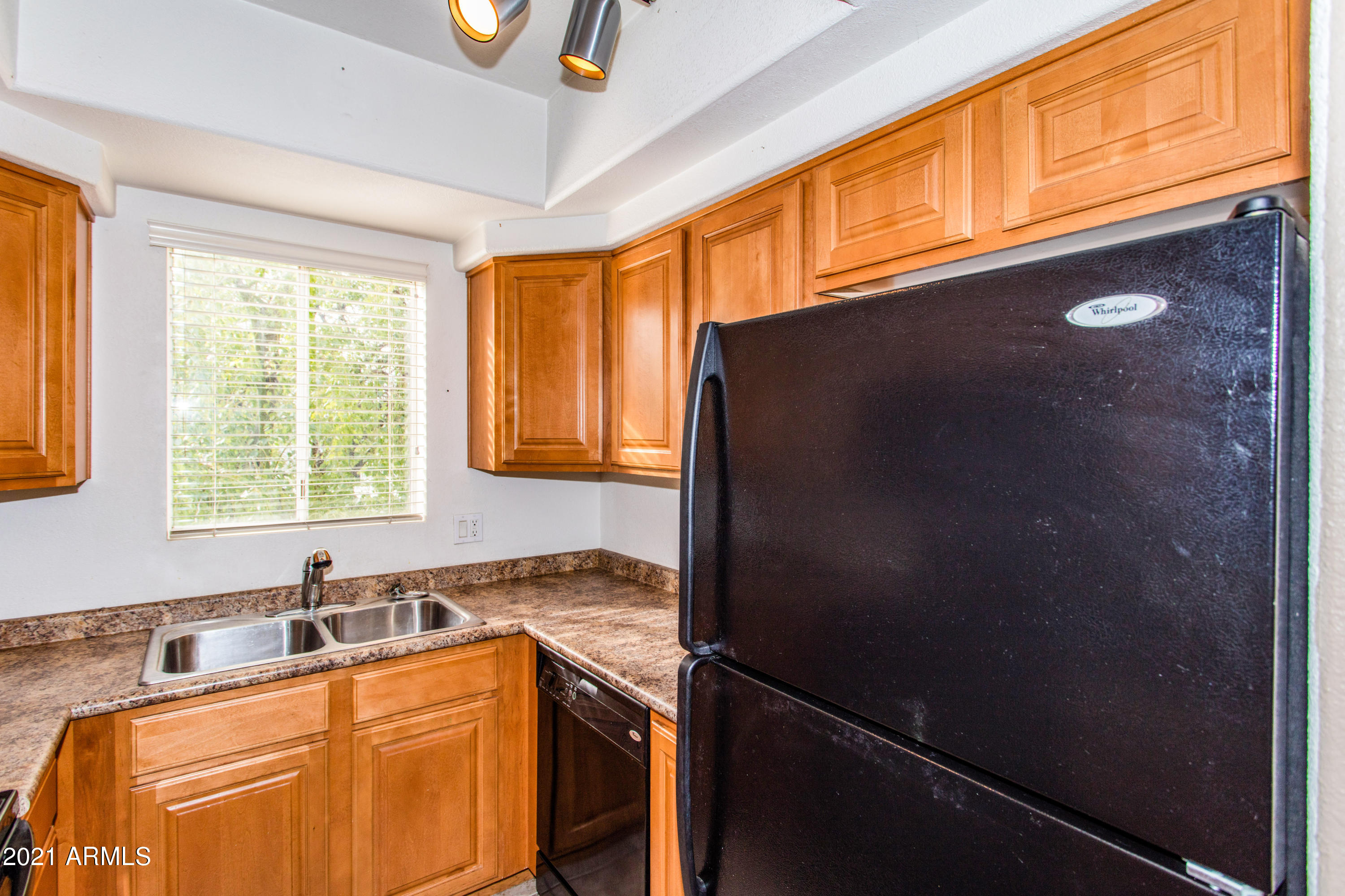 1825 West Ray Road, Unit 2090 Chandler, AZ 85224 - Photo 9 of 24 09 Kitchen